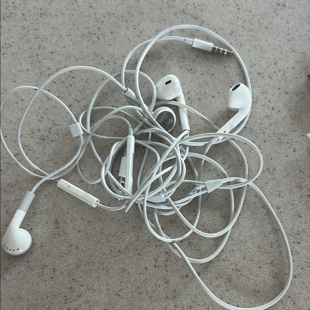 White Wired Earbuds